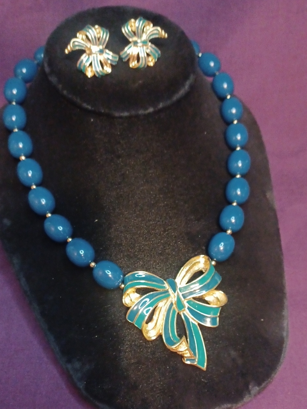 Vintage 80s Trifari Necklace & Earrings